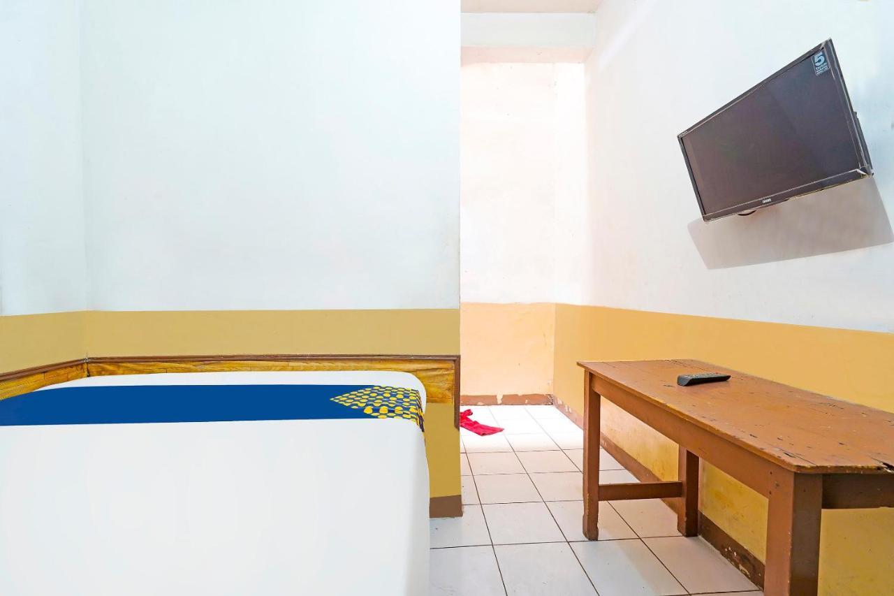 Spot On 91444 Hotel Arimbi Μπαντούνγκ Εξωτερικό φωτογραφία