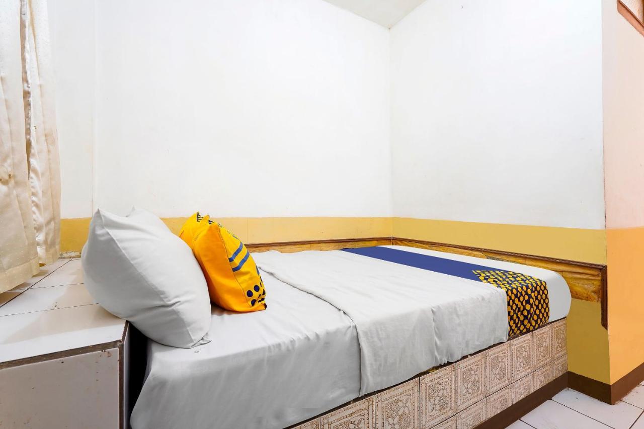Spot On 91444 Hotel Arimbi Μπαντούνγκ Εξωτερικό φωτογραφία